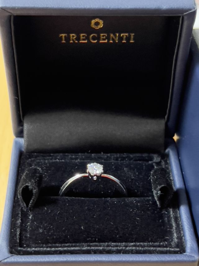 デザインが宙に浮いているようなもので綺麗です。