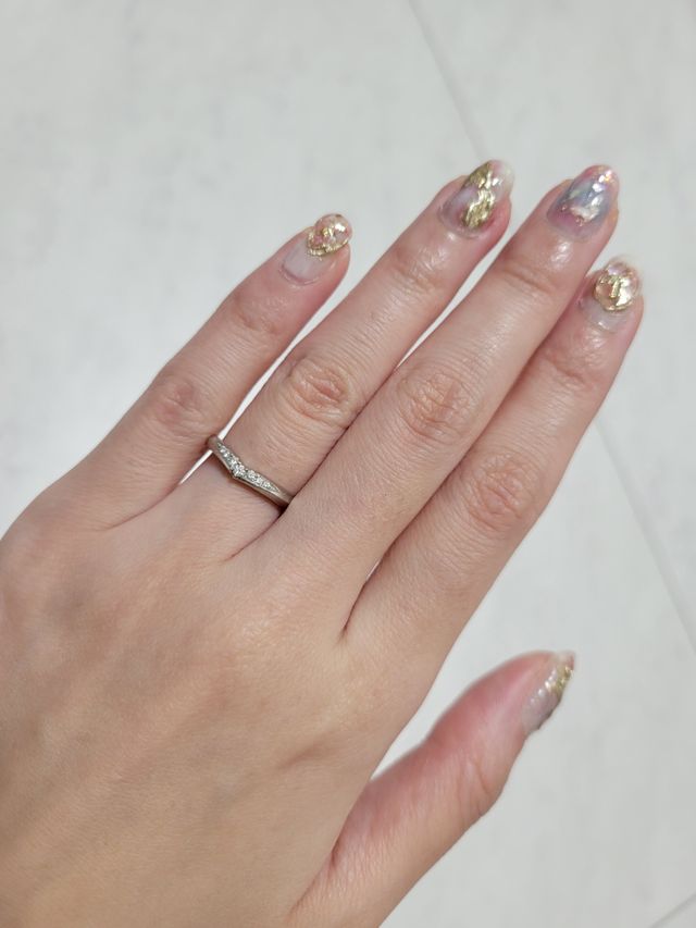 細めのリングなので、つけ心地も軽く使いやすいです。