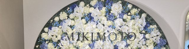 後日記念写真をこのアーチの前で撮らせていただきました。