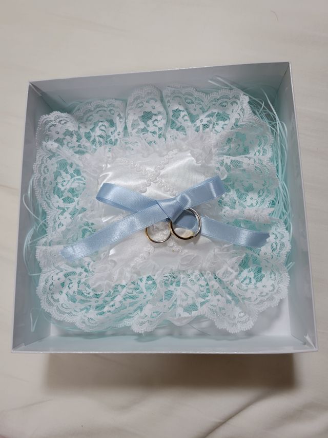 2つの指輪がくっついているようにいつもそばにいられるように