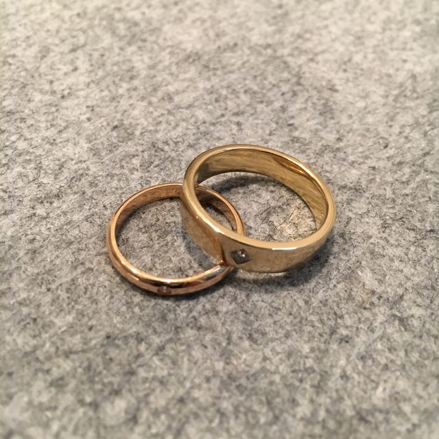 僕の指輪は四角形のダイヤモンドを入れて貰いました。