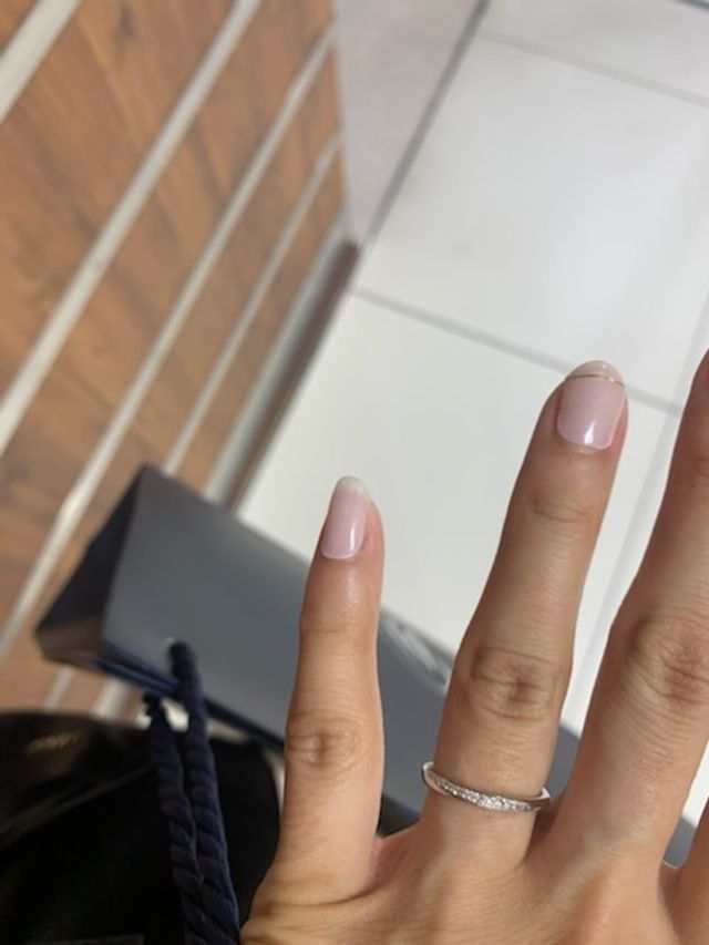 手に馴染むウェーブタイプできらきらしていてかわいいです。