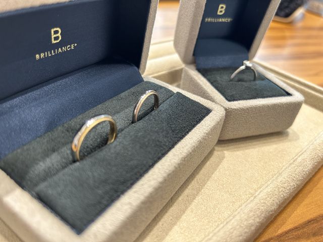 ゴールドとプラチナのとても個性的で可愛い指輪にしました！