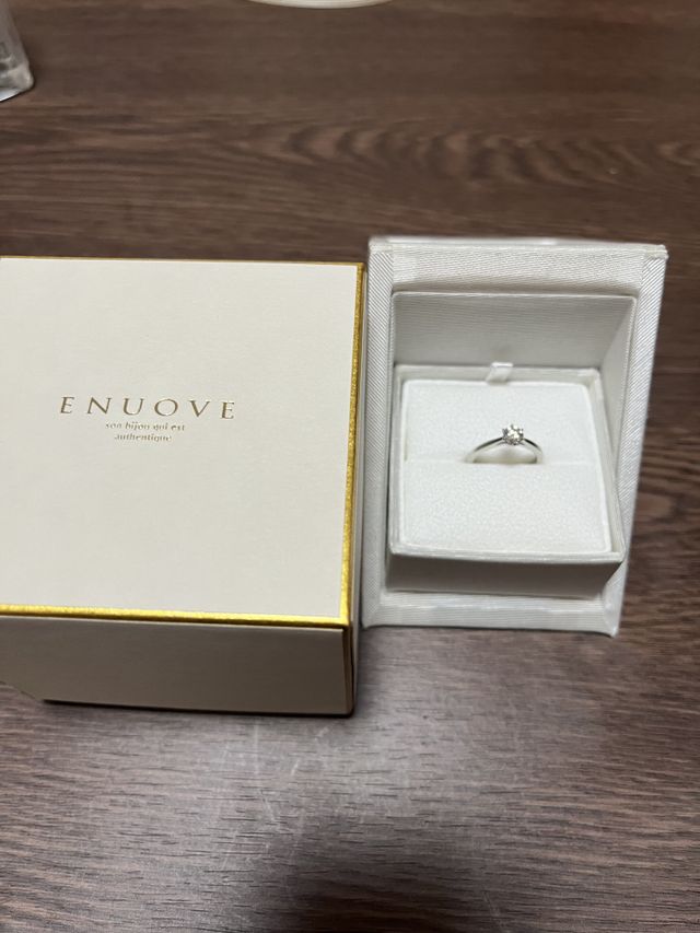 イノーヴェの婚約指輪です。