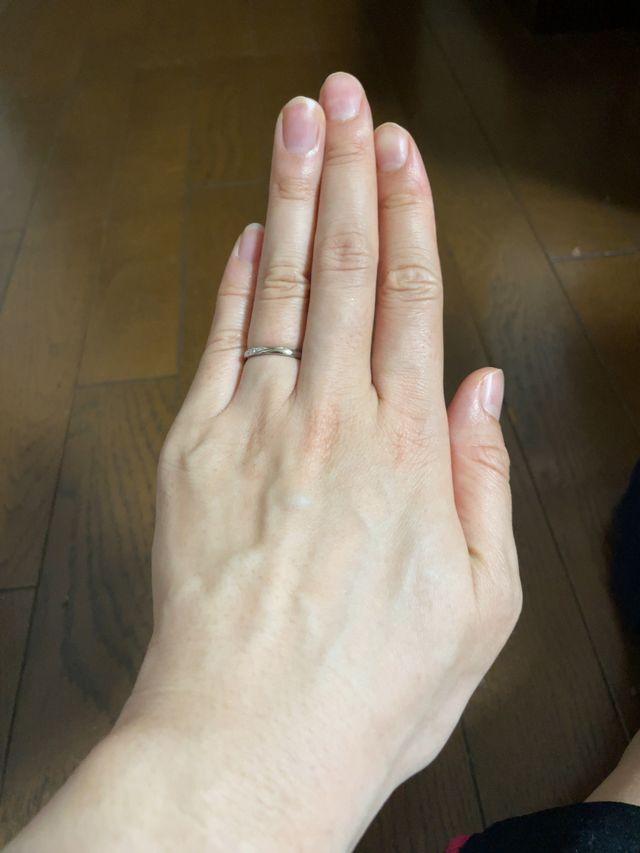 ダイヤが程よく散りばめられているので、キラキラして綺麗です。