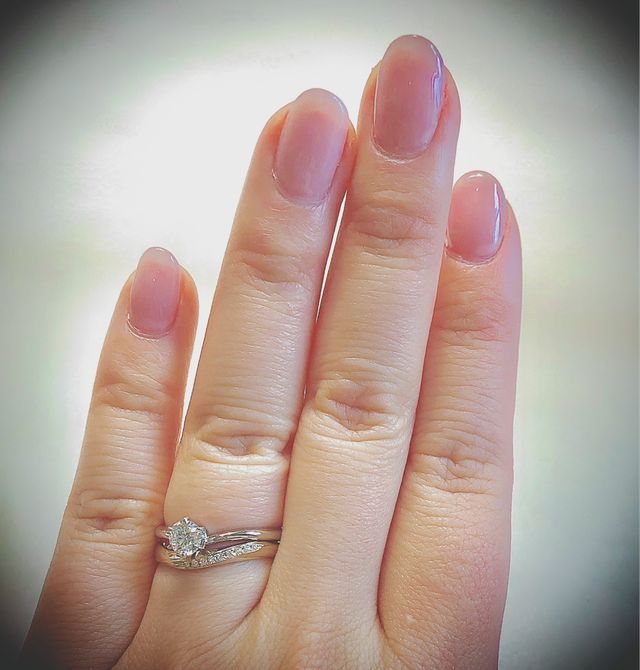 婚約指輪と重ね付け
S字カーブ気に入っています