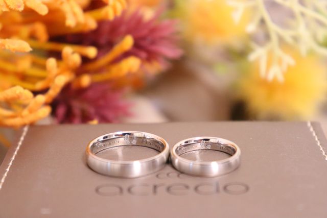 手形の刻印と手書きした名前を彫っていただきました