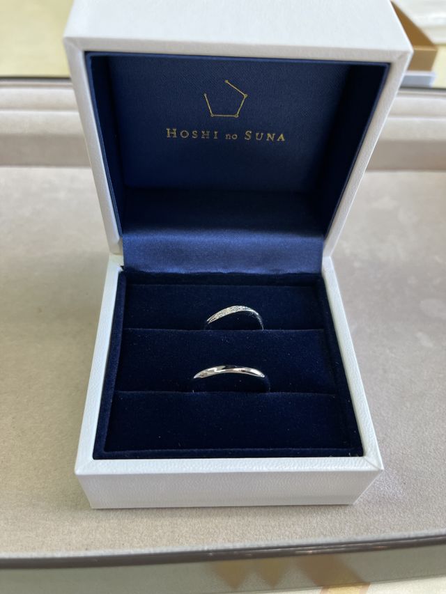 受け取り時に撮影したものです
指輪も箱も素敵です。