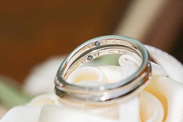 内側にはミッキーとミニー