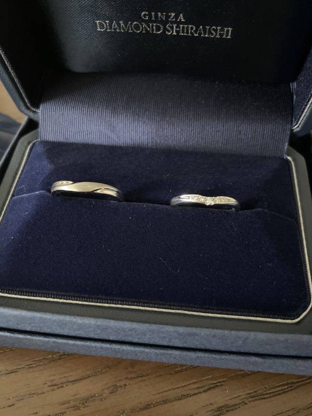 派手すぎずでもキラキラしてほしかった私には絶妙なデザインです