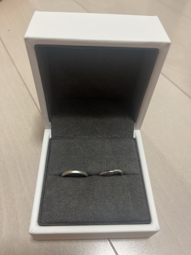 お互い、偶然にも同じブランドの指輪を選びました。