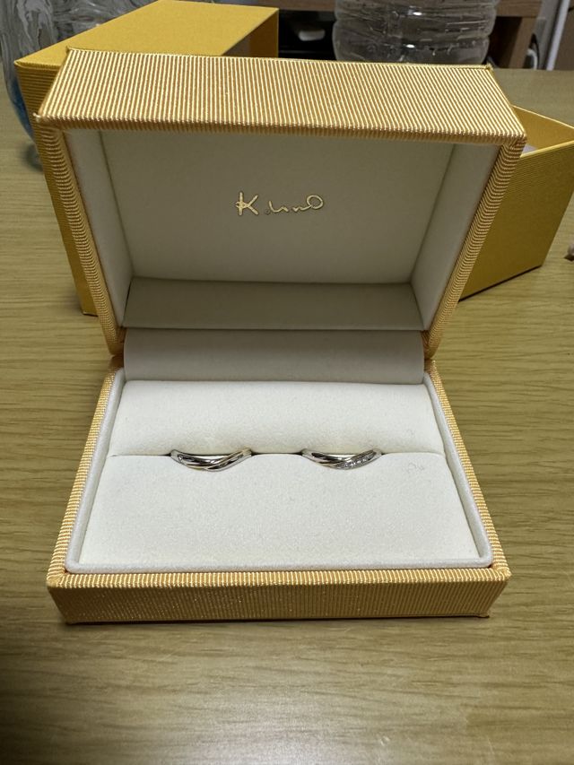 男性用にダイヤを1ストーン入れてます。