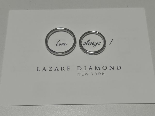 ラザールダイヤモンドの結婚指輪です。