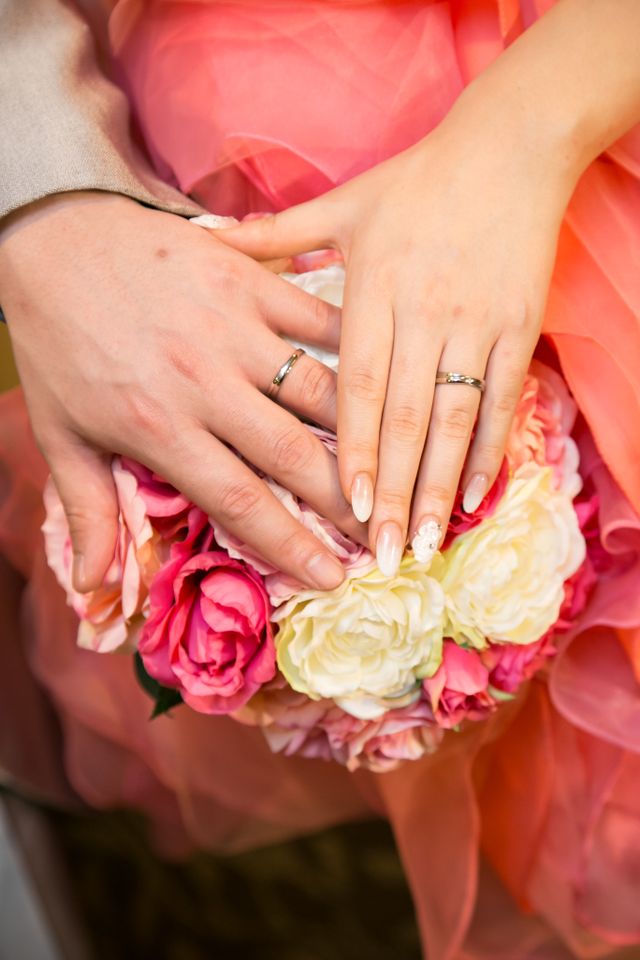 シルバーのシンプルなウェーブタイプリング