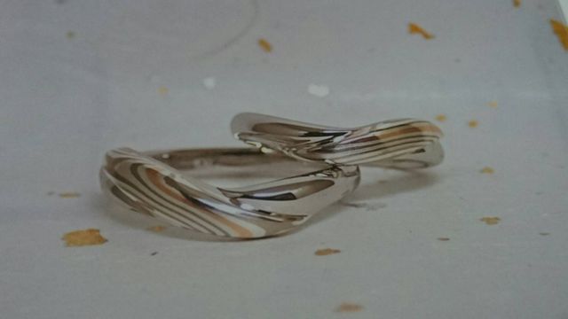 完成したリングはきれいな写真にしてプレゼントしてくれます