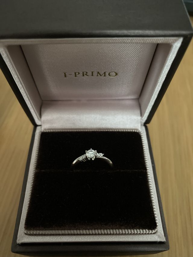 アストローベという指輪で、ダイヤは0.183カラットです。