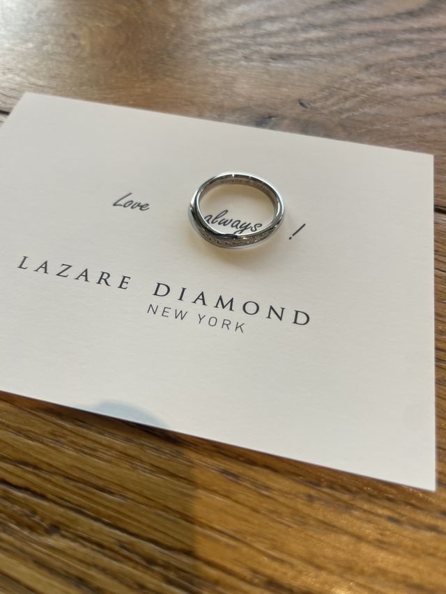 クレセント
ダイヤがついている