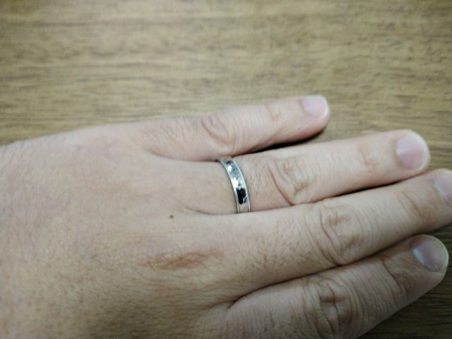 槌目で光の反射がカッコよく、ミル打ちはアンティーク感が素敵