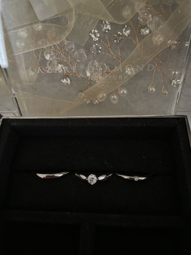 シンプルかつ輝きを感じられる結婚指輪を選びました！