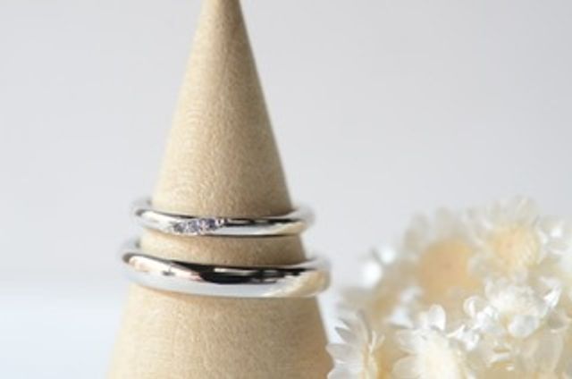 リングのデザインとしてはストレートです。サイズは4.5号です