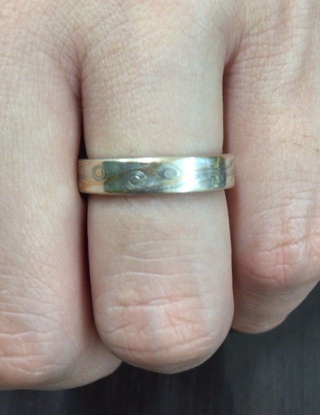 木目金という技術からの和の雰囲気が一番の決め手でした。