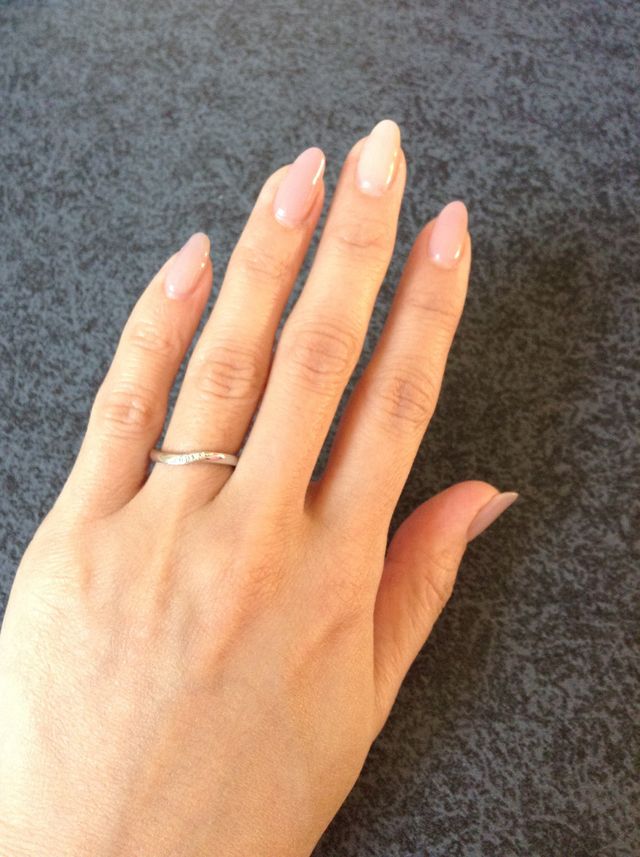 斜めに指にはまる感じがお気に入りです。