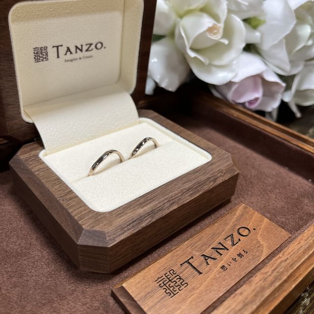 担当の方と何度も相談しながら指輪が完成しました！