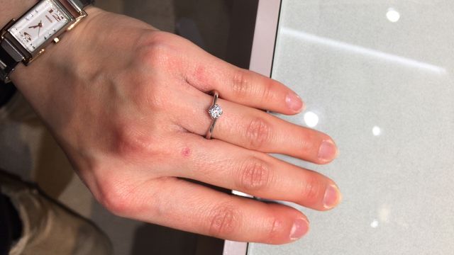 アーケル試着。0.3カラットって結構ボリュームあります！