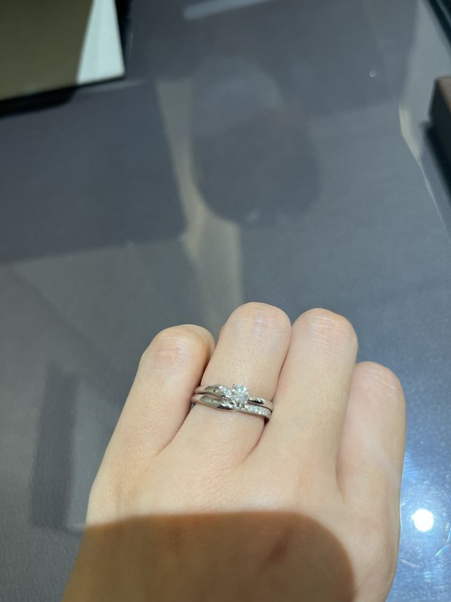 せせらぎ（結婚指輪）
こもれび（婚約指輪）です。