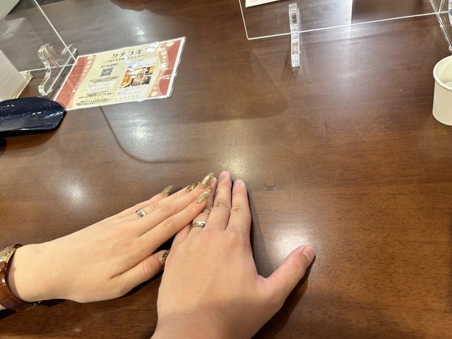 6ミリの太めの指輪にしました。
カジュアル感が良い！