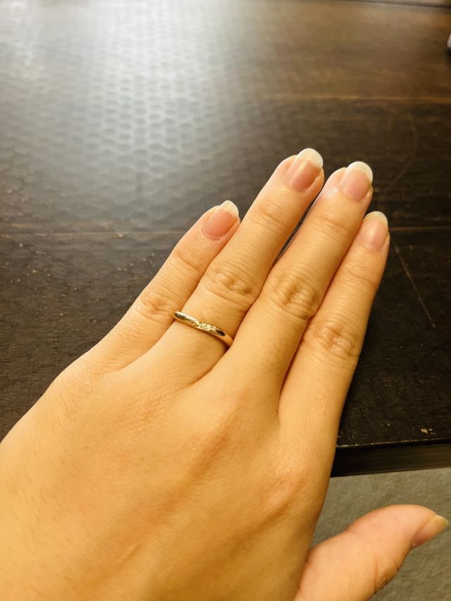 サイズは7.5になります
デザインはウェーブになってます