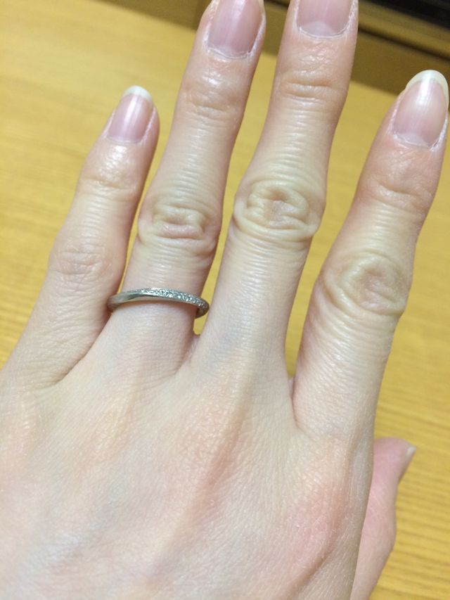 ダイヤが途切れずに一周入ったデザイン