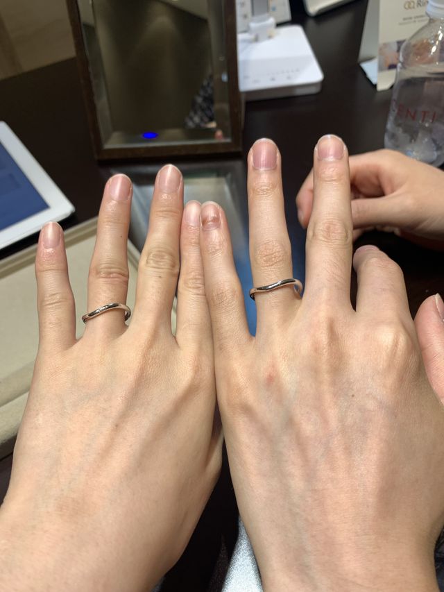 シンプルすぎないデザインを探していたのでとても気に入った