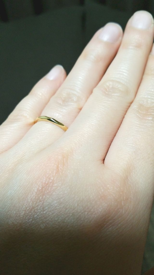 素材はイエローゴールドです