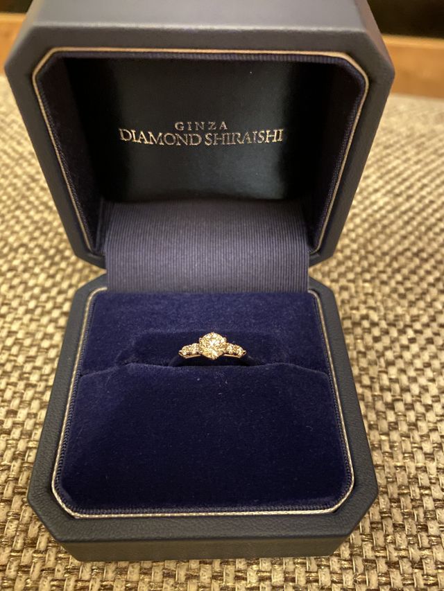 ダイヤは3.18カラットです