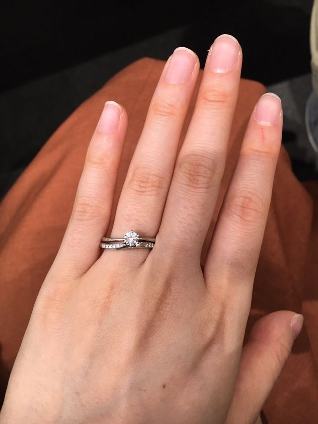 上の婚約指輪はポルックス、下の結婚指輪はペルセウス