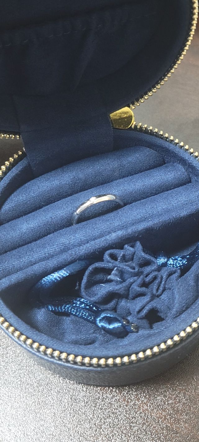 シンプルでダイヤモンドが1つ