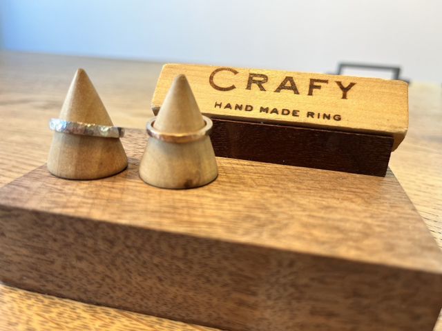 模様は2人で、ヘアラインと平打ちで揃えました