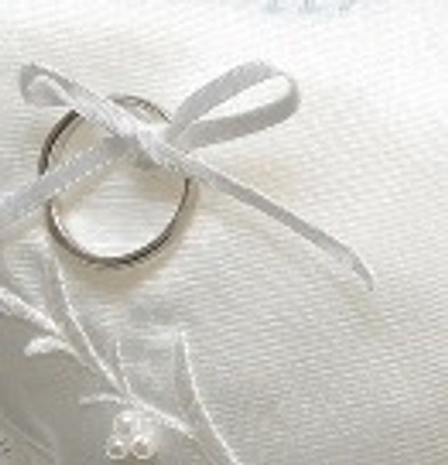 結婚指輪の自分の方です。シンプルなデザインが気に入ってます