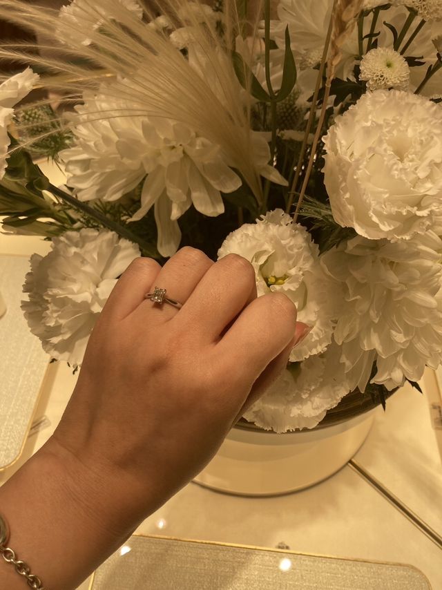 某ブランド店舗で撮影しました。眩い輝きです。かわいい。