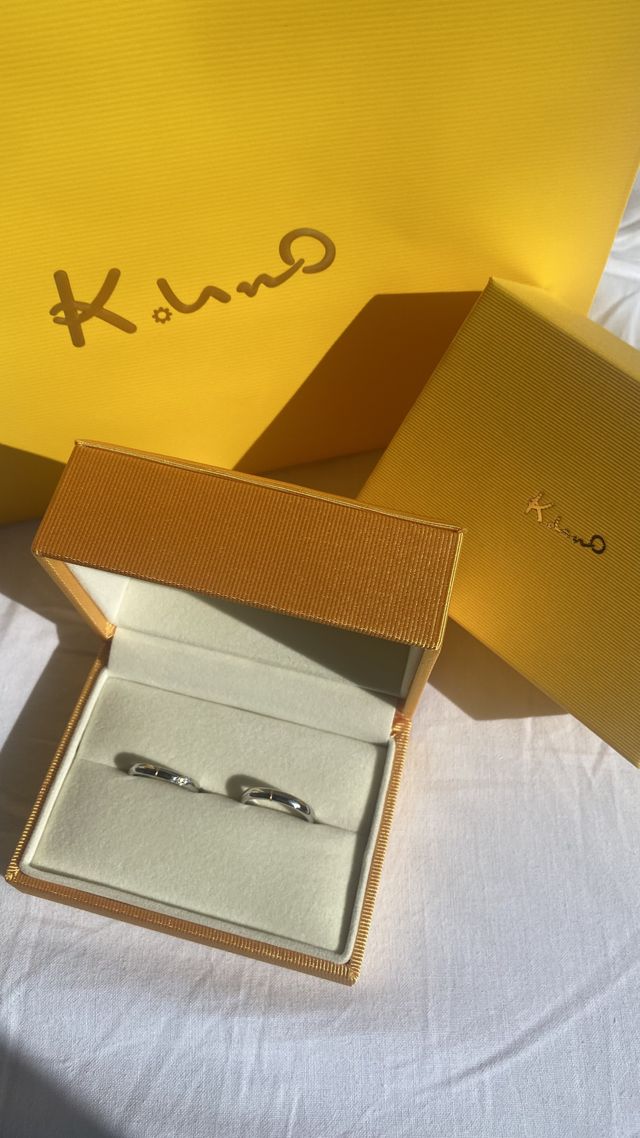 2人で糸を結んで作り上げる結婚指輪です。