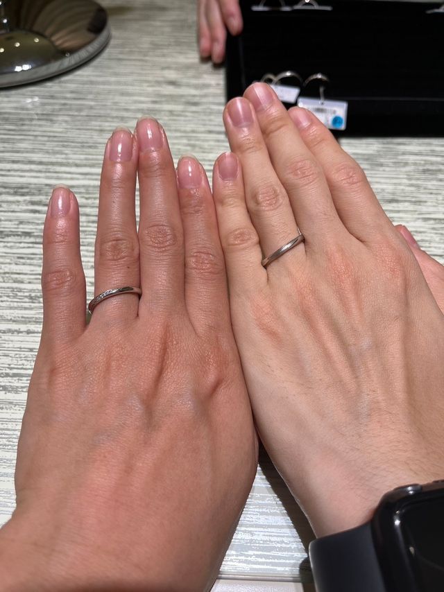 男性用は真ん中にマット加工が施されているものにしました。