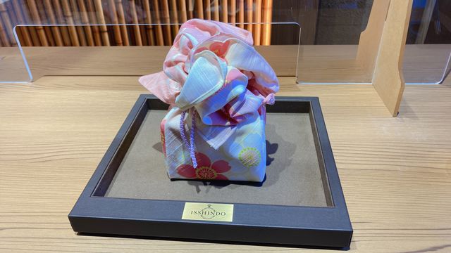 桜柄の包みが可愛いです。