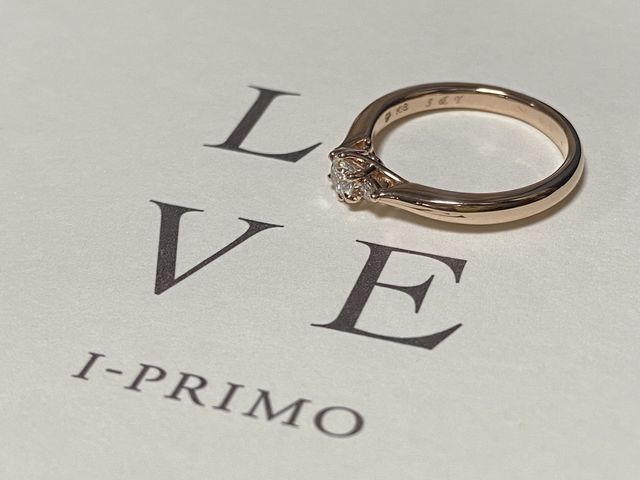 指輪受け取りの際に、写真撮影用の台紙をいただきました。