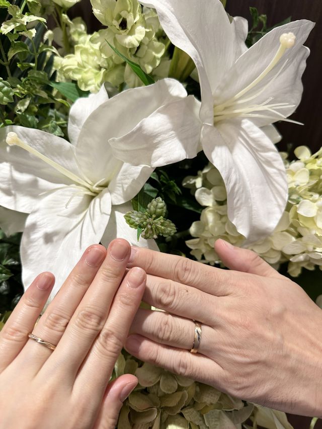 肌に馴染むピンクゴールド