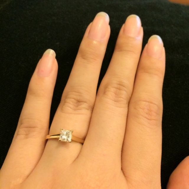 アームはゴールド