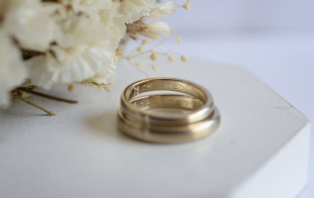 刻印と宝石を入れることができます。