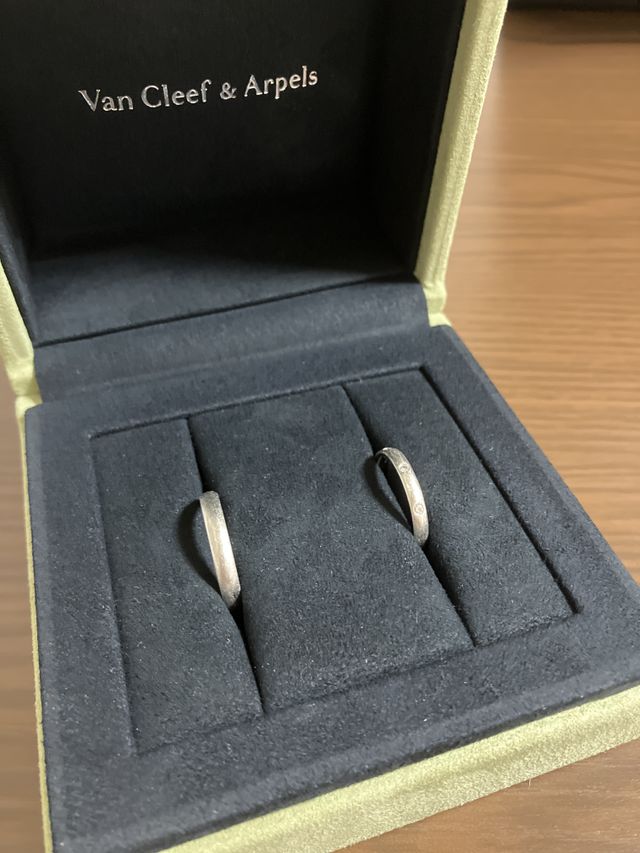 購入後は二つまとめてボックスに入れて受け取ります。