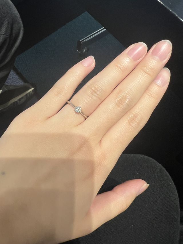 お気に入りの婚約指輪です