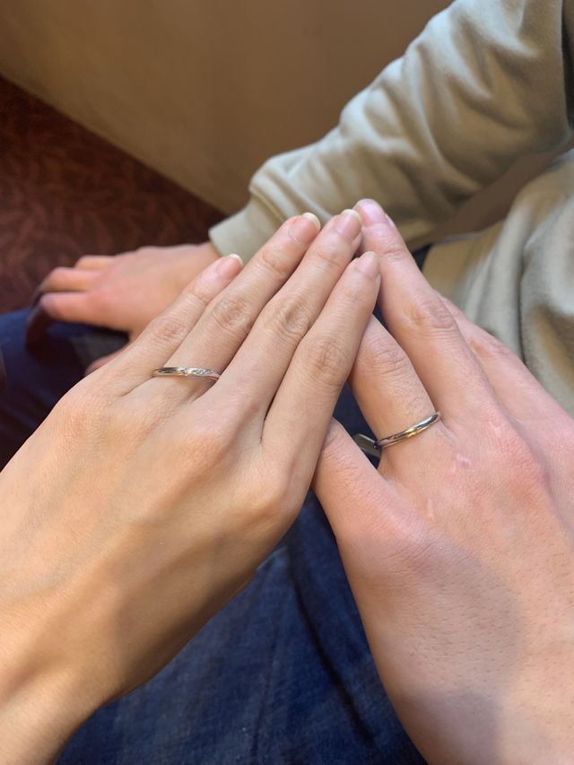 ペアで試着の様子。